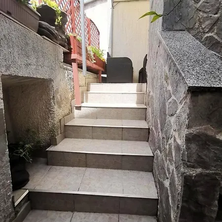 Spacious In Apartment *