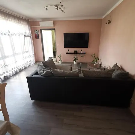 Spacious In Pula