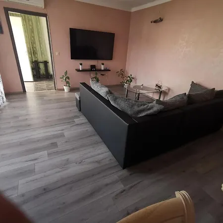 Spacious In Apartamento