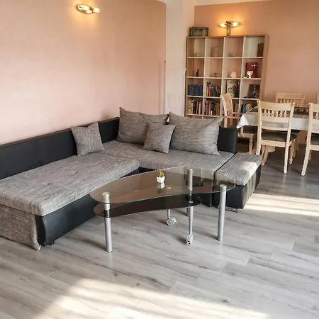 Spacious In Apartamento