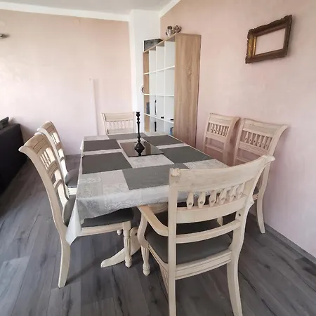 Spacious In Apartamento