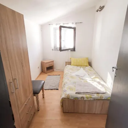 Apartamento Spacious In Pula