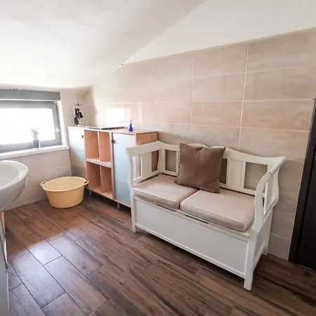 Spacious In Pula