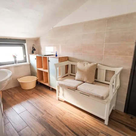 Spacious In Pula