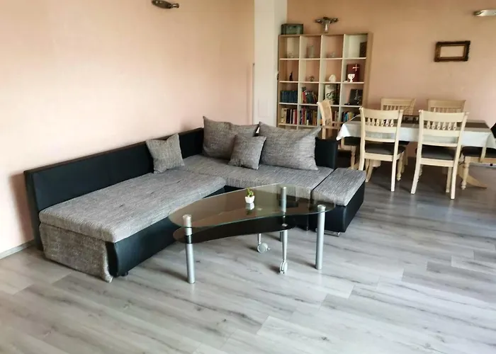 Spacious In 아파트 *